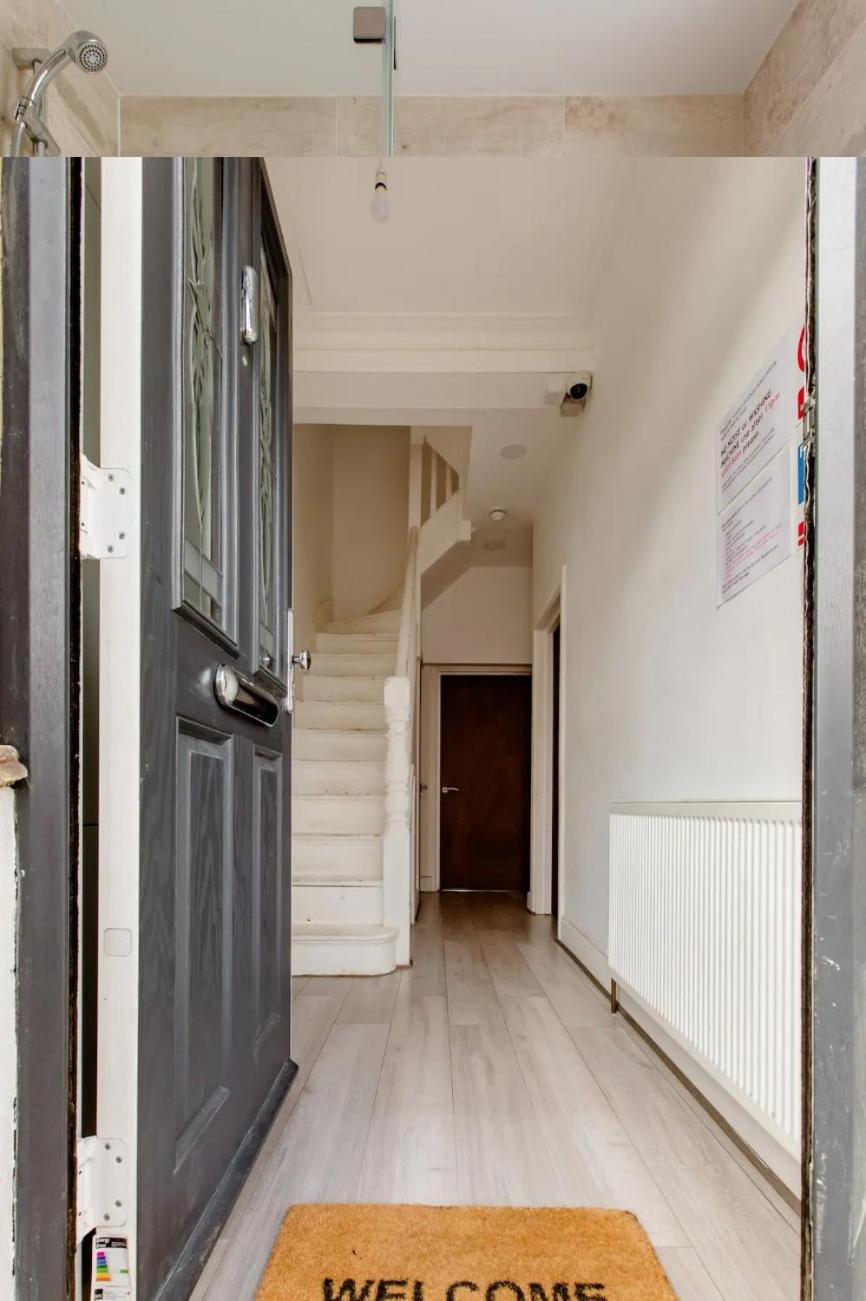 Double Room Edmonton Green, London N9 Exteriör bild