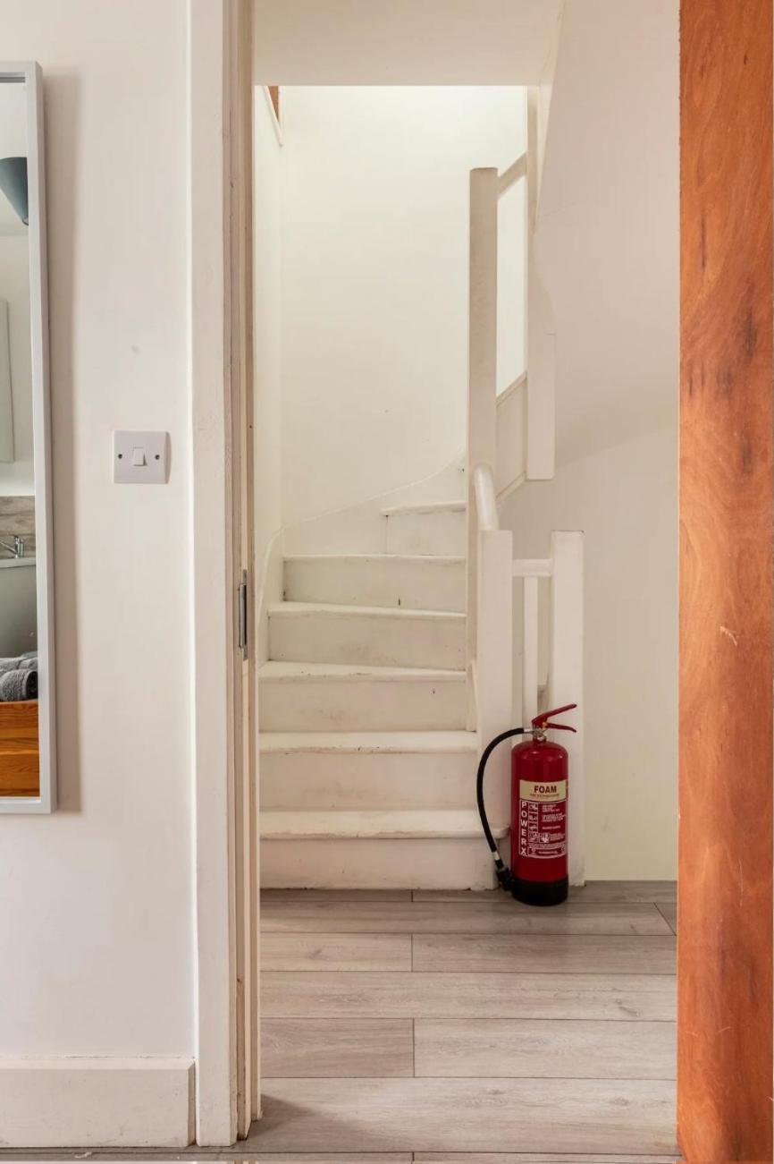 Double Room Edmonton Green, London N9 Exteriör bild