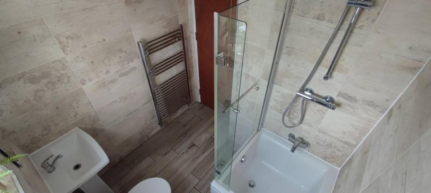 Double Room Edmonton Green, London N9 Exteriör bild