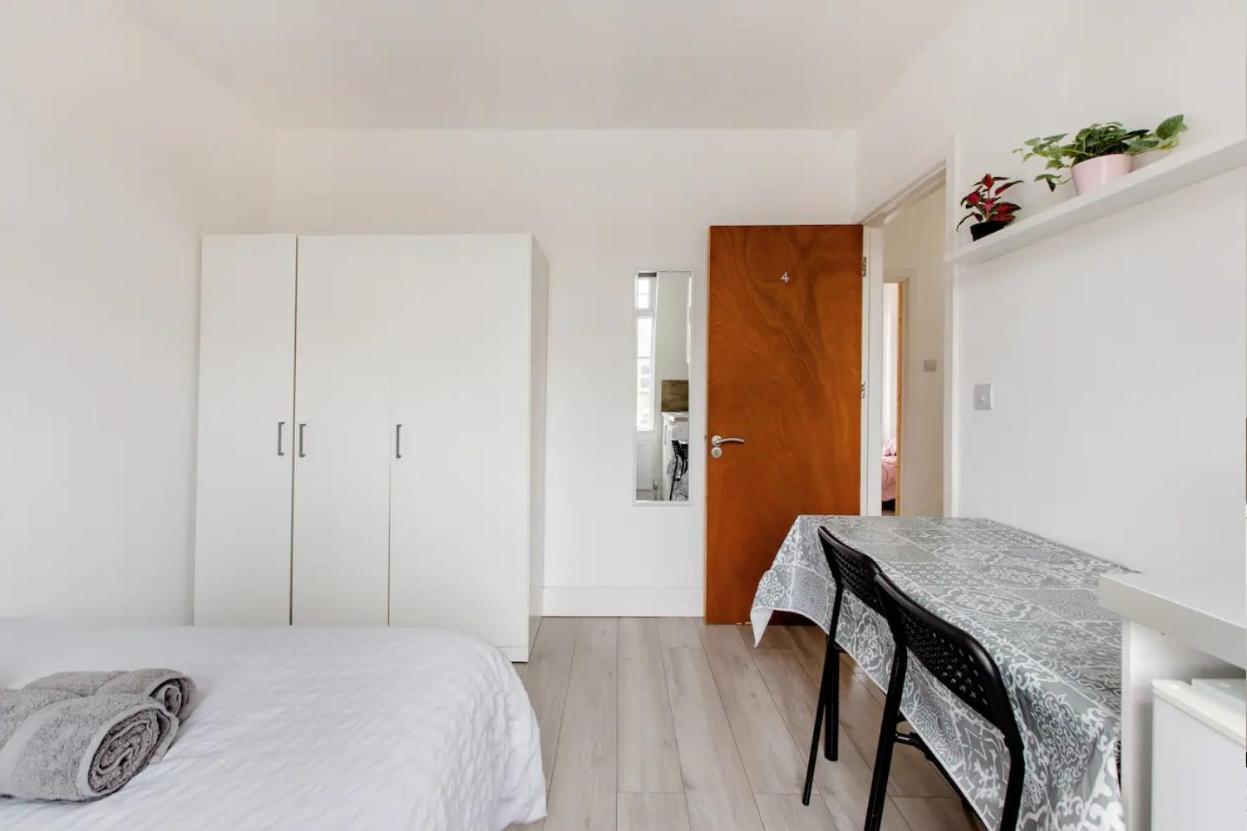 Double Room Edmonton Green, London N9 Exteriör bild